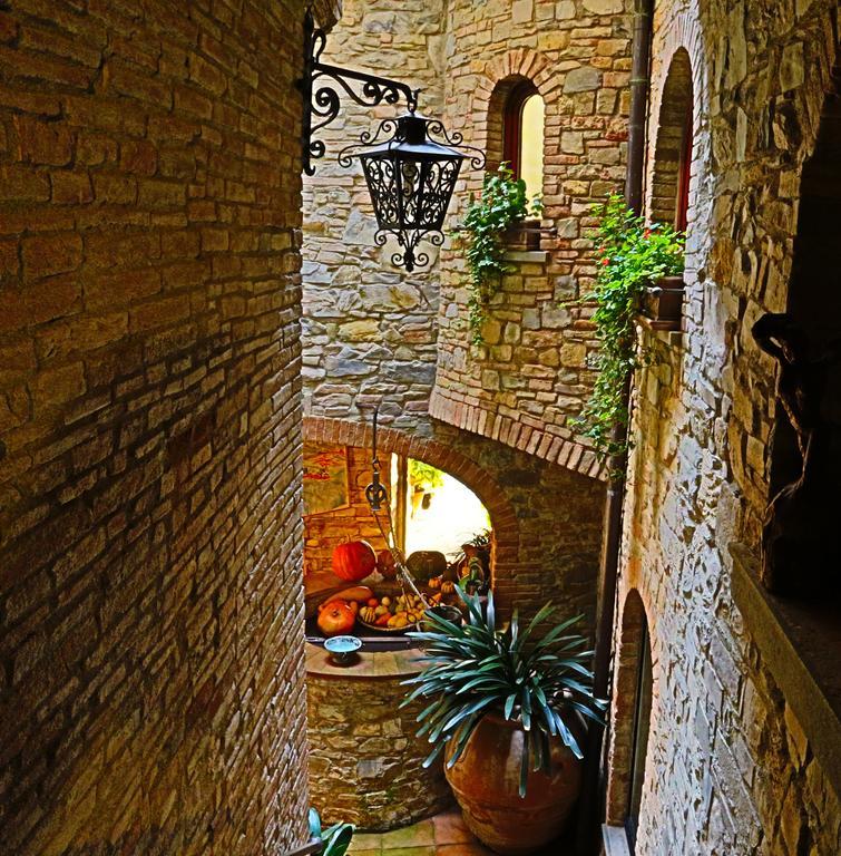 Apartment In B&B Del Giglio San Donato in Poggio Екстериор снимка